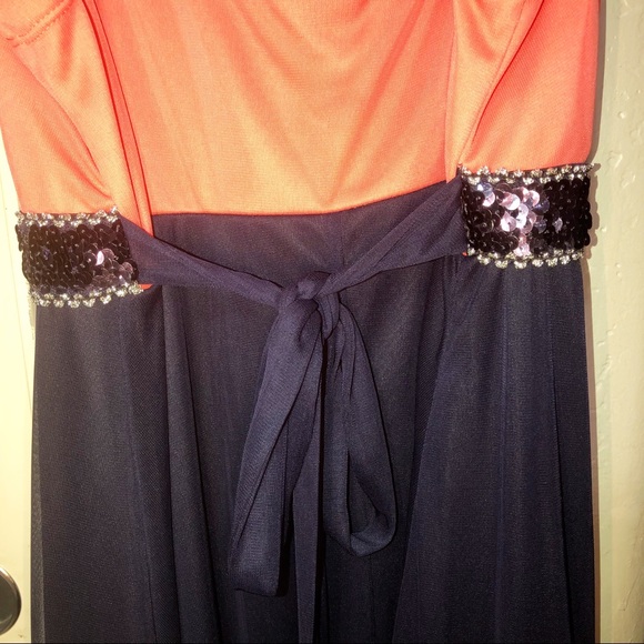 Fun Flirty Dress - Picture 4 of 4